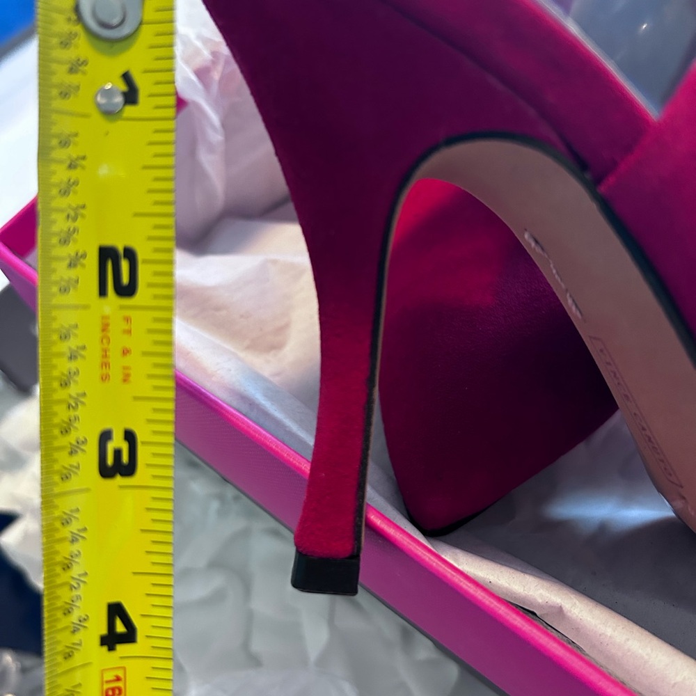 VINCE CAMUTO • Red Suede Heel Bootie • 7M • - Picture 8 of 11